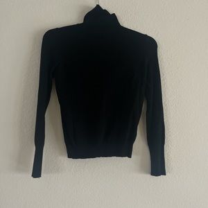 BLACK TURTLE NECK